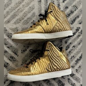 M SZ 9 Nike LeBron 11 NSW Lifestyle QS "BHM” sneakers